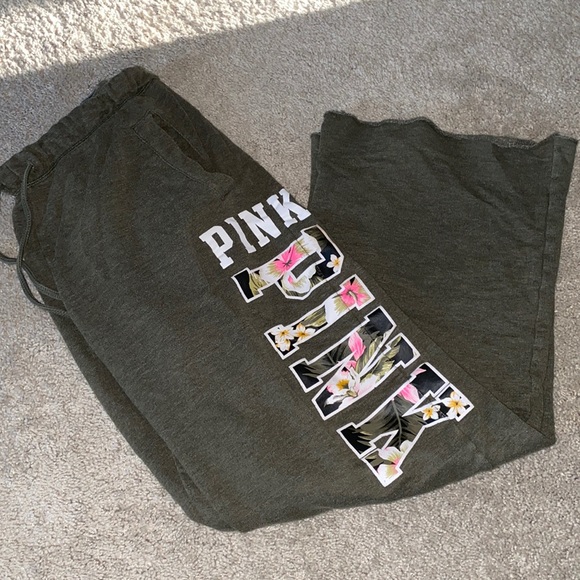 Pants - Victoria secret pink boyfriend pants. Floral
